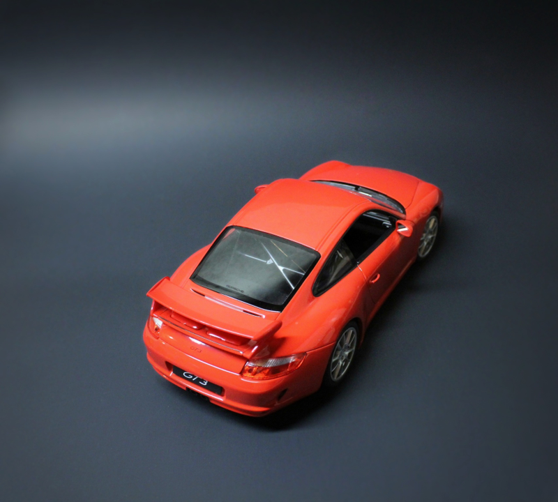 Illustration for article titled 1:18 Scale Porsche 997 GT3 by Welly